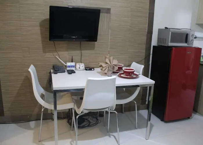 Chateau Elysee A1 Near Airport Mall Free Wifi *